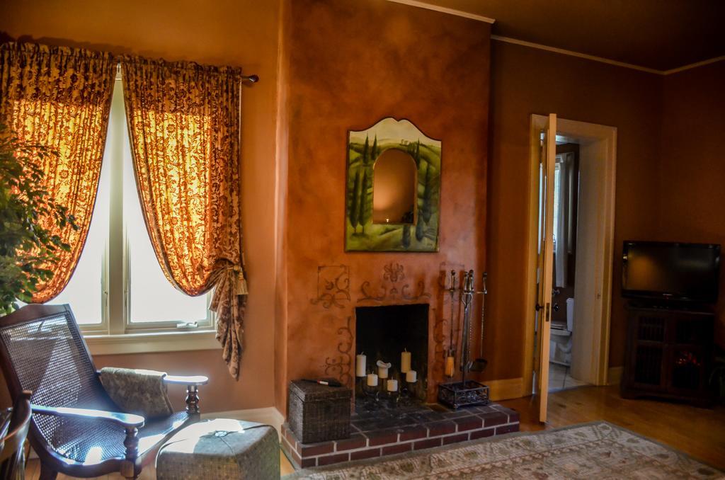 Inn At The Villa Indianapolis Buitenkant foto